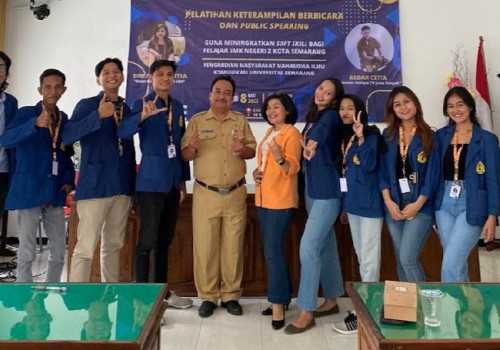 Latih Kemampuan Berbicara di Depan Umum, Mahasiswa Ilmu Komunikasi USM Gelar Pelatihan Public Speaking di SMK Negeri 2 Semarang