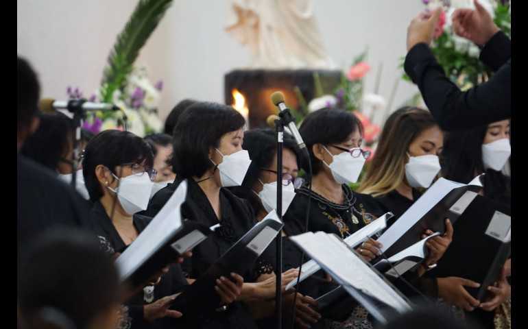 Gereja MBA Gelar Konser Syukur Imamat Romo LBP, Ini 12 Lagu yang Dibawakan