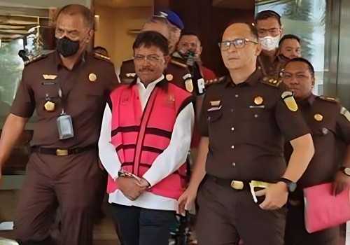 BREAKING NEWS! Menkominfo Johny G. Plate Jadi Tersangka Korupsi BTS
