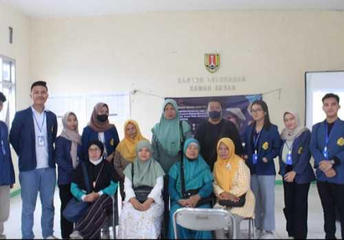 Mahasiswa Ilmu Komunikasi USM Berikan Pendampingan Pembuatan Desain Logo dan Kemasan kepada Pelaku UMKM di  Kelurahan Sawah Besar Semarang