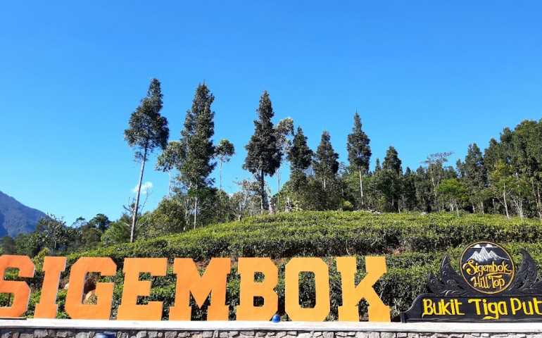 Berada Diatas Bukit, Wisata Sigembok Hill Top Batang Simpan Banyak Keindahan