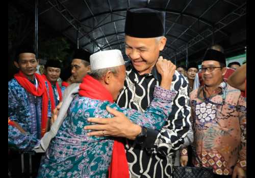 Keren! Penjual Tempe Asal Boyolali Akhirnya Berangkat Haji di Tahun 2023