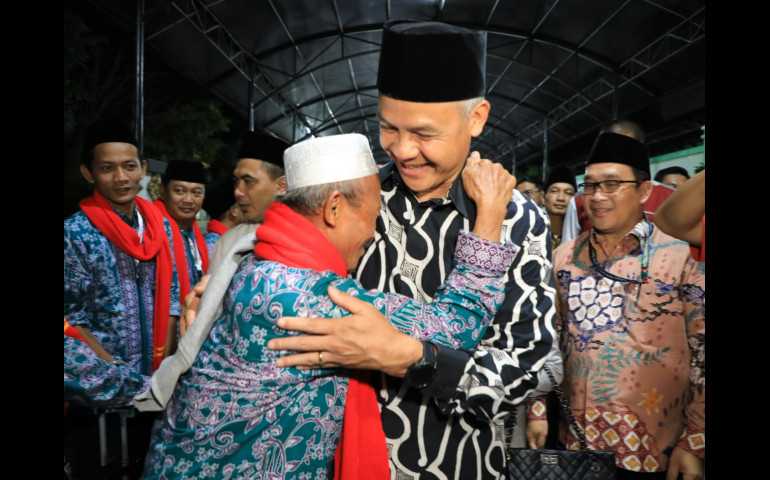 Keren! Penjual Tempe Asal Boyolali Akhirnya Berangkat Haji di Tahun 2023