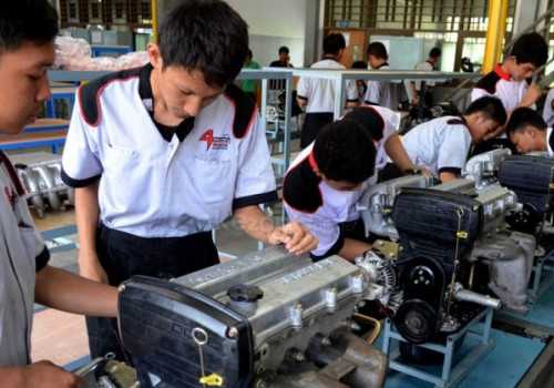 70 Persen Lulusan SMKN Jateng Sudah Diterima Kerja