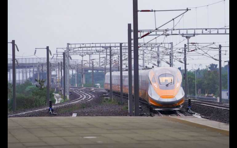 KCJB Kereta Tercepat di Asia Tenggara Lakukan Uji Coba Secara Bertahap