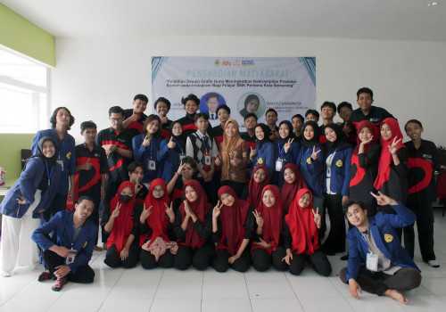 Mahasiswa Ilmu Komunikasi USM Sukses Gelar Pelatihan Desain Grafis di SMK Perdana Kota Semarang