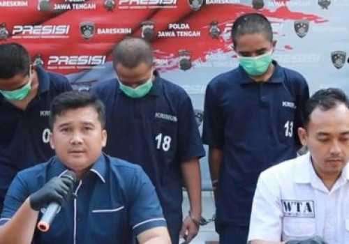Polisi Tangkap 3 Pria Jual Pacar Dibawah Umur Melalui Aplikasi MiChat