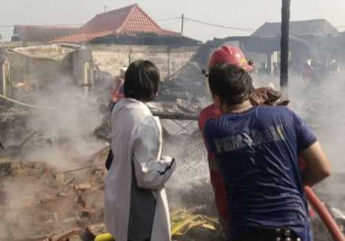 Diduga Arus Pendek Listrik, Dua Rumah di Dusun Sendang Wetan Kendal Ludes Dilalap Sijago Merah
