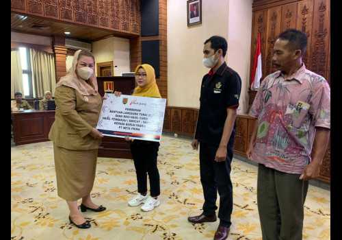 Wali Kota Semarang Hevearita Salurkan BLT DBHCHT  kepada 1.666 Buruh Pabrik Rokok