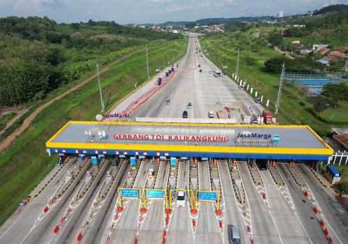 Selama Libur Waisak dan Harlah Pancasila, Volume Kendaraan di Gerbang Tol Kalikangkung Semarang Meningkat