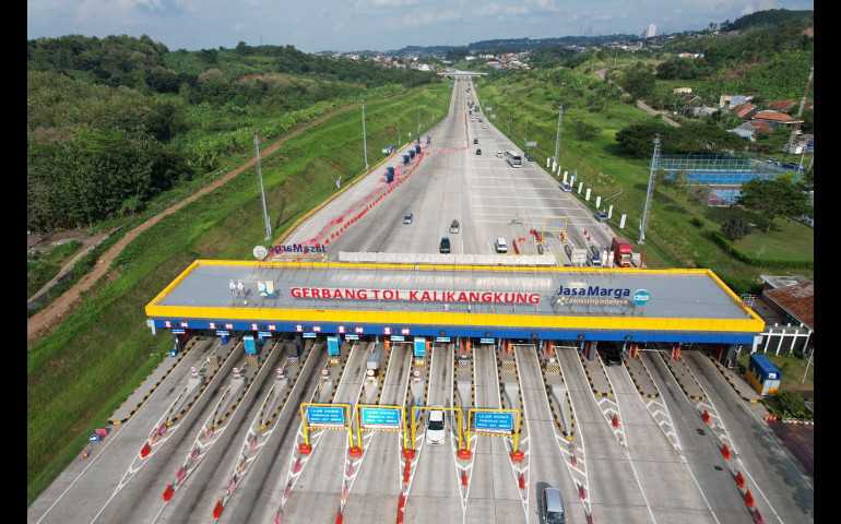 Selama Libur Waisak dan Harlah Pancasila, Volume Kendaraan di Gerbang Tol Kalikangkung Semarang Meningkat