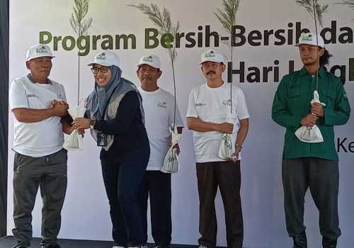 Peringati Hari Lingkungan Hidup, PT PLN (Persero) Tanam Pohon di Pantai Indah Kemangi