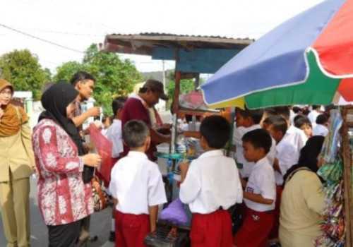 Melalui Mata Dewa, Dishanpan Kota Semarang Awasi Jajanan di Lingkungan Sekolah
