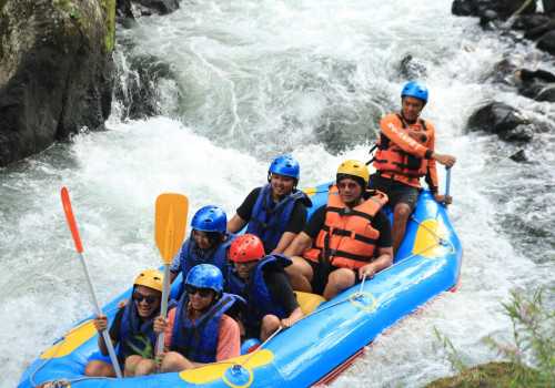 Pacu Adrenalin di Rainbow Rafting Pemalang: Sajian Pemandangan Indah dari Hulu Sungai Comal