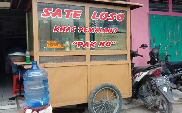 Rasakan Kenikmatan Sate Loso Pak No Pemalang, Baluran Bumbu Saus Kacang Berwarna Merah