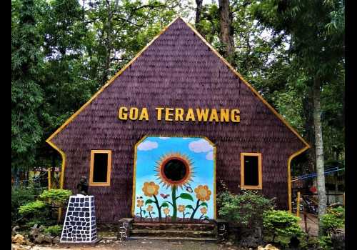 Ada Keindahan Tersembunyi di Goa Terawang Blora