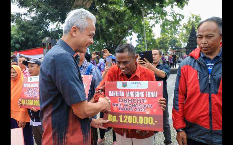 Ganjar: Kades dan Perangkatnya Jangan Indhik indhikan
