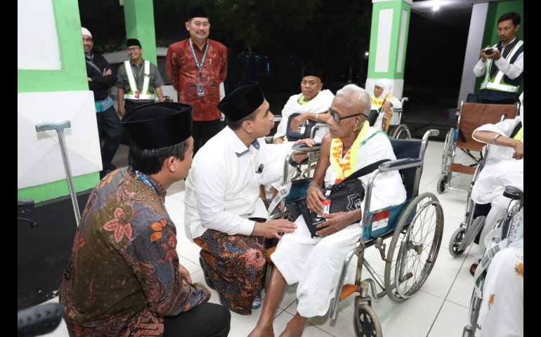 Antisipasi Cuaca Panas di Tanah Suci, Taj Yasin Minta Calon Haji Rutin Minum Air