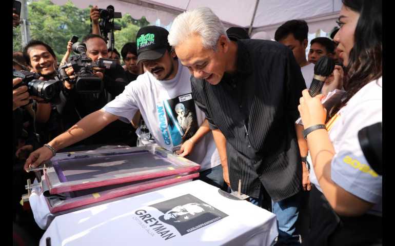 Anak Muda Jakarta Bikin Kaus Kampanye Unik untuk Ganjar