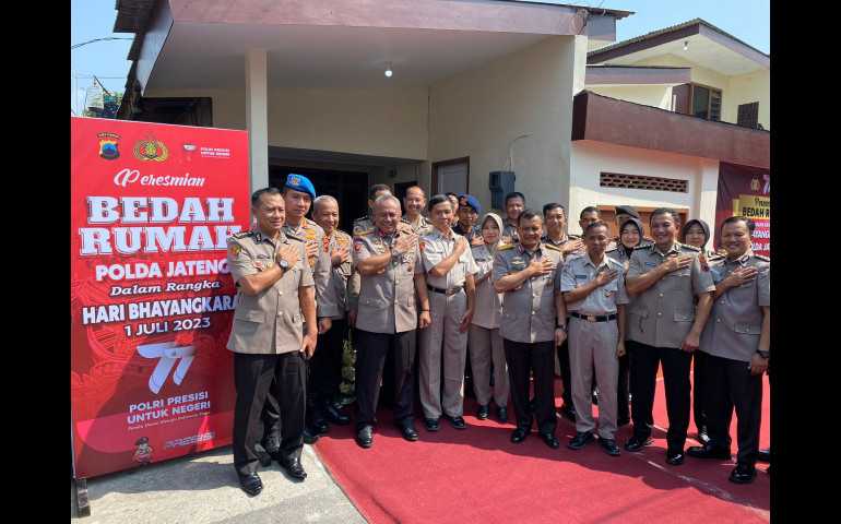 Polda Jateng Lakukan Bedah Rumah untuk Para Anggotanya