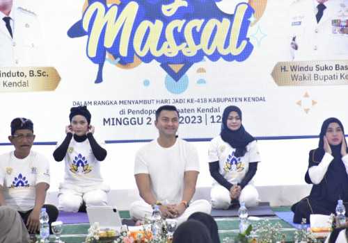 Tingkatkan Pola Hidup Sehat, Disporapar Kendal Gelar Kegiatan Yoga; Diikuti 250 Peserta