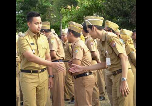 Gelar Apel Perdana Usai Libur Idul Adha, Bupati Dico Ingatkan ASN Prioritaskan Tanggung Jawab