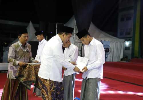 Pemprov Jateng Salurkan Bisyaroh untuk 2020 Penghafal Al Qur-an