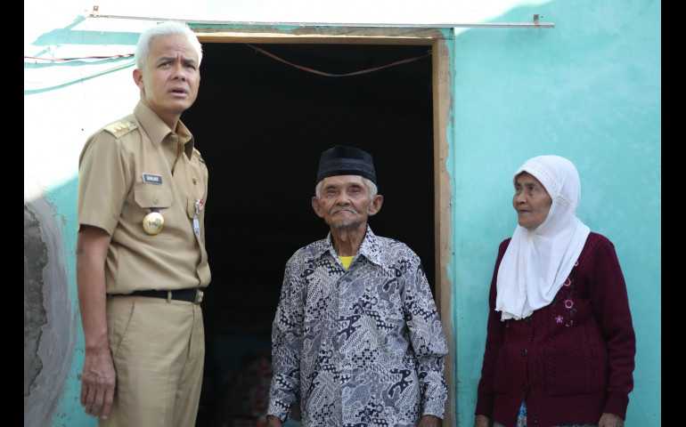 Rumahnya Terdampak Gempa, Mbah Katimin Terharu Mendapat Perhatian Gubernur Ganjar