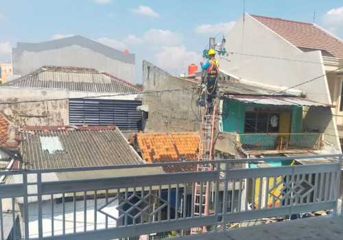 Tersengat Iistrik, Pekerja Bangunan di Semarang Tewas