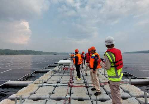 Genjot Pembangunan Pembangkit EBT, PLN dan Ditjen Ketenagalistrikan Kunjungi Proyek PLTS Apung Cirata dan PLTA Jatigede