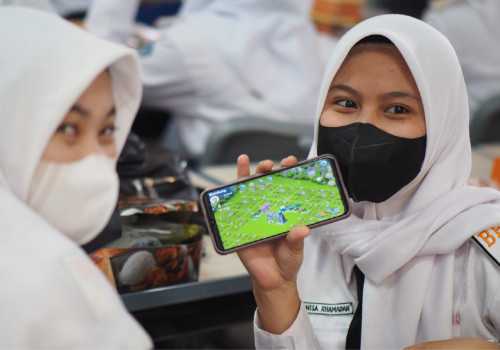 Melalui Program Duta Literasi Bahasa Inggris, Solve Education! Foundation Bantu Guru Dampingi Kegiatan Belajar Murid