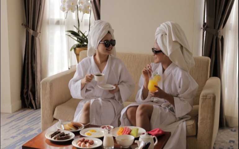 Sambut 5 Tahun PT Adhi Commuter Properti, Hotel GranDhika Pemuda Semarang Hadirkan Promo Spesial untuk Menginap!