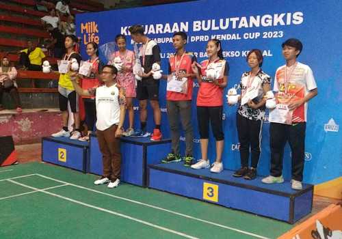 Kejuaraan Bulutangkis DPRD Kendal Cup 2023 Berakhir, Muhammad Makmun Harap Lahirkan Atlet Berkualitas