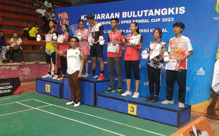Kejuaraan Bulutangkis DPRD Kendal Cup 2023 Berakhir, Muhammad Makmun Harap Lahirkan Atlet Berkualitas