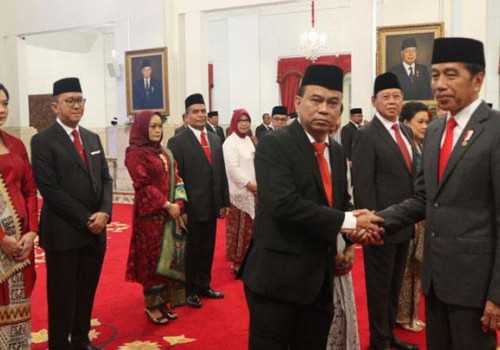 Reshuffle Kabinet, Jokowi Lantik 1 Menteri dan 5 Wamen