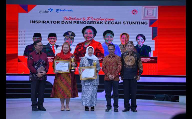 Megawati dan Wali Kota Semarang Terima Penghargaan Inspirator dan Penggerak Cegah Stunting