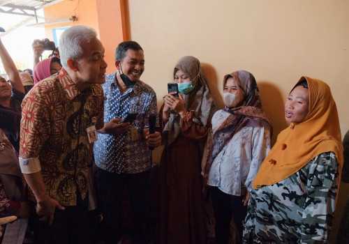 Ganjar Beri Perhatian Lebih kepada Ibu Hamil Risiko Tinggi