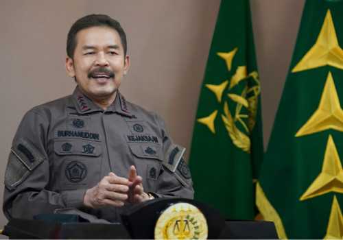 Jaksa Agung ST Burhanuddin Terima Penghargaan sebagai ’Tokoh Restorative Justice dan Pemberantas Korupsi’