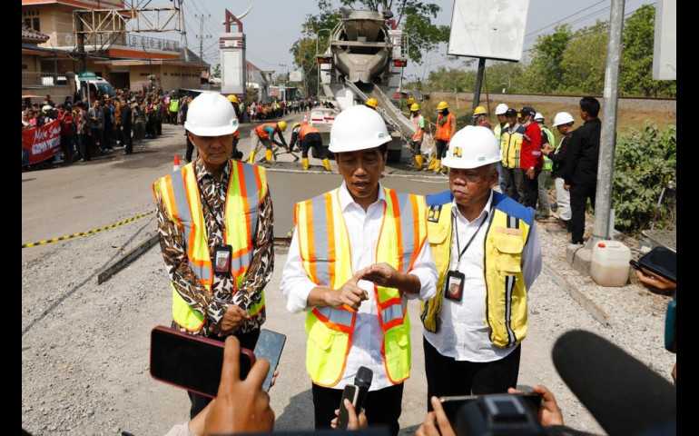 Berkunjung ke Sragen, Presiden Jokowi : Jalan Provinsi Bagus