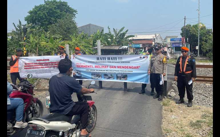 Antisipasi Kecelakaan, KAI Daop 4 Lakukan Upaya Sosialisasi dan Penutupan Perlintasan Sebidang Tidak Resmi