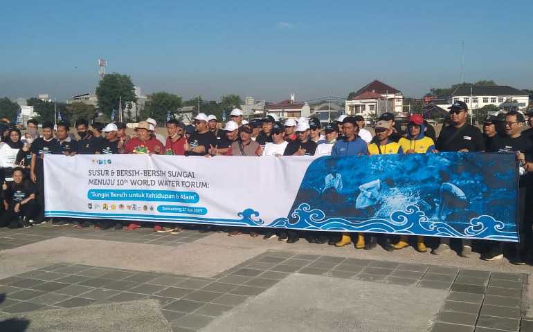 Apresiasi Jajaran Pembersihan Bantaran Sungai Banjir Kanal Timur, Wali Kota Semarang : Wujudkan Lingkungan yang Indah dan Cantik