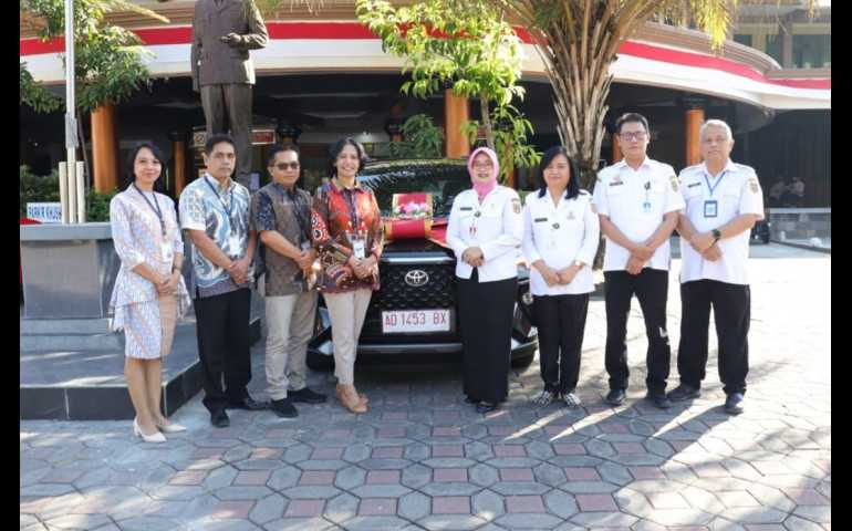 Bank Jateng Serahkan Bantuan Mobil Operasional Layanan Kesehatan ke RSUD Sukoharjo