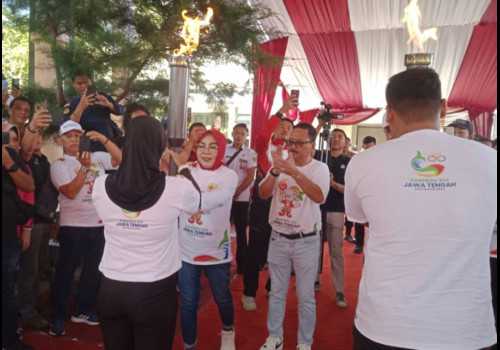Bupati Grobogan Ambil Api Obor Porprov XVI 2023 dari Api Abadi Mrapen