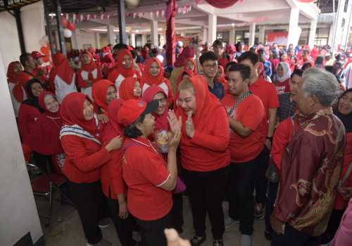 Warga Semarang Antusias Masak Nasi Goreng