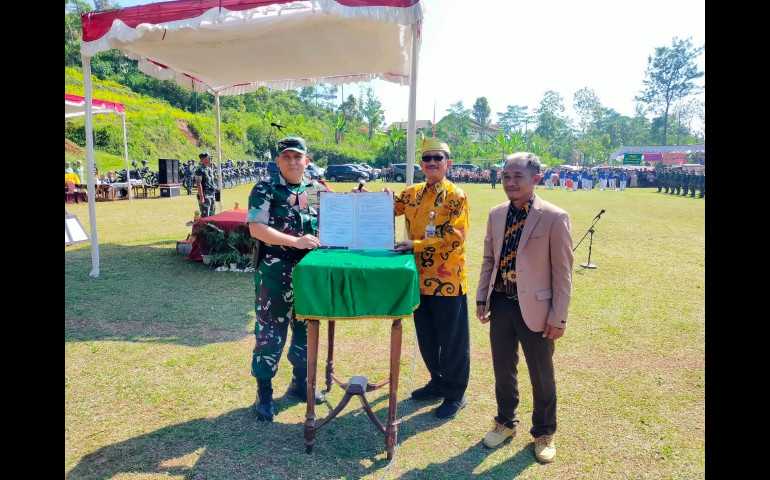 Tutup Program TMMD Sengkuyug 2 Desa Kediten Kendal, Letkol Jenry : Gotong Royong Jadi Identitas Bangsa