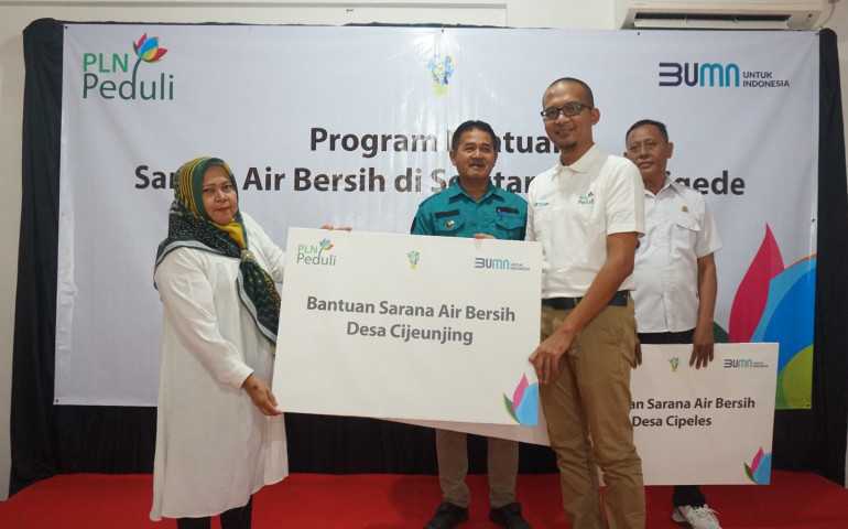 Peduli Kesejahteran Masyarakat, PLN berikan bantuan Sarana Air Bersih di Kabupaten Sumedang