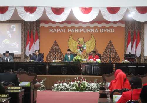 DPRD Kendal Paripurna Mendengarkan Pidato Presiden, Makmun : Optimalkan Peluang Investasi Kawasan Industri