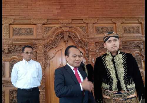 Kunjungan ke Rumah Dinas Bupati Kendal, Menteri Susiwijoyo Sampaikan Terima Kasih KIK Naik Status Jadi KEK