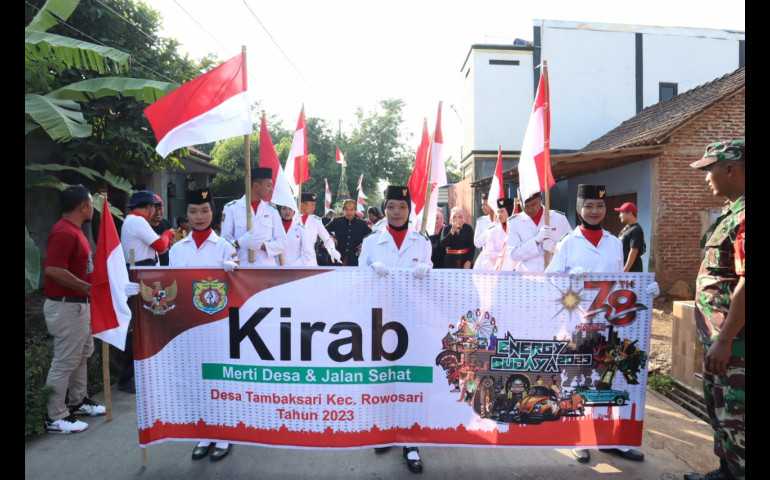 Gelar Kirab dan Jalan Sehat, Pemdes Tambaksari Kendal Berharap Berikan Energi Baru untuk Desa