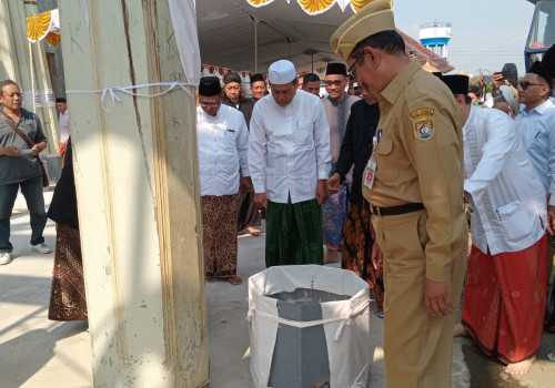 Tanamkan Nilai Sejarah kepada Masyarakat, Empat Soko Guru Masjid Agung Kendal Kembali Dipasang